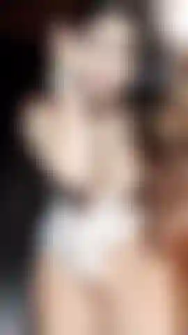 Look_my_pussy_shy.