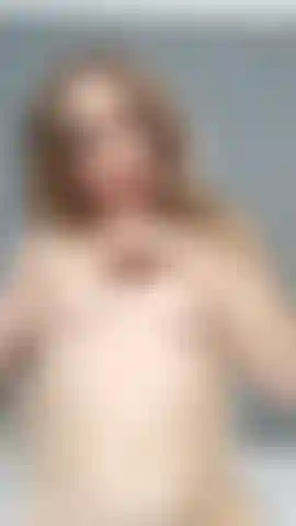 Si spaccano le tette piccole.