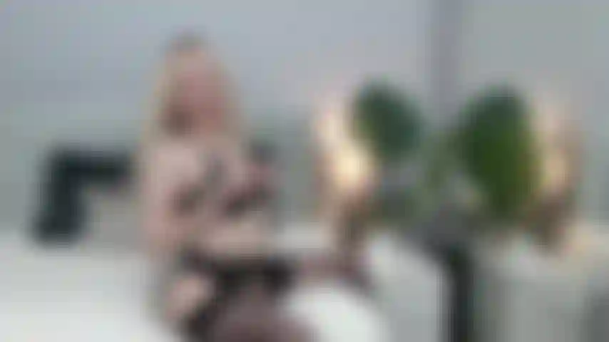 Parlo sporco, pompino e scopata nella fica.