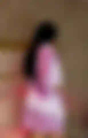 Mi spoglio per te, guarda il mio corpo sexy.