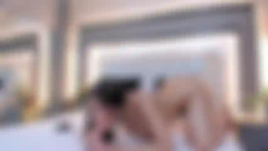 Voglio sentire come esplodi nella mia bocca... Calda, profonda e senza preavviso.