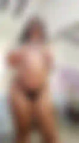 Il mio corpo formoso è per te, vieni a godertelo.