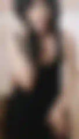 La figa pelosa e il culo lampeggiano!