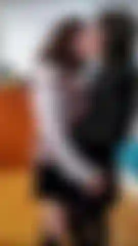 ( G/g) sessione di baci sensuali con la mia fidanzata che indossa reggiseni e gonne.