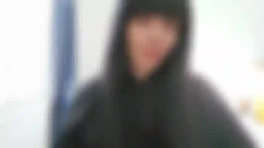 Adora le mie ascelle pelose in questo adorabile video sensuale! Guardami annusarle, accarezzarle, leccarle per te. Con una voce narrante intima in cui parlo sporco, do joi e sussurro direttamente nelle tue orecchie.