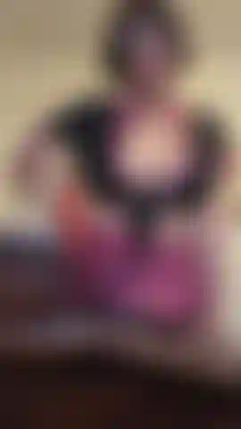Una professoressa universitaria sexy che insegna agli studenti universitari come avere successo.
