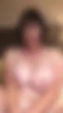 Un orgasmo forte e forte con le dita