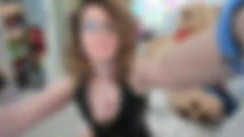 Lunga masturbazione estatica con hitachi! Sono la tua amante e ti diverti a vedere le mie curve, la mia figa nuda, tutto il mio corpo che si arrende in nome del piacere e anche in nome tuo, ovviamente!