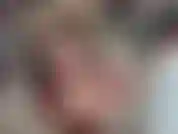 Ti sto dando istruzioni su come segarti in ginocchio con le tette di fuori e stuzzicando la mia figa davanti a te! Lascia che ti insegni tutti i segreti che devi sapere su come masturbarti, strofinarti e accarezzare il tuo cazzo.