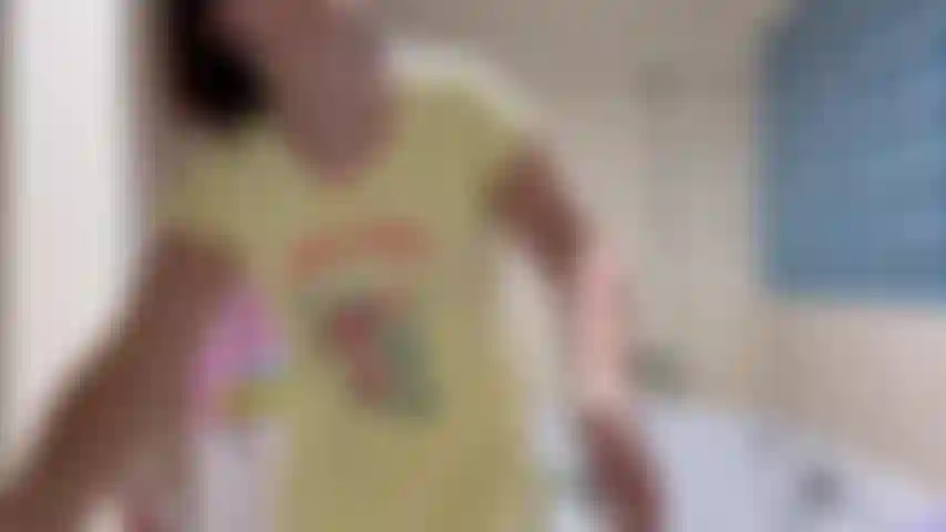 Mi pulisco la figa solo per sporcarla di nuovo! Per favore colpiscilo e fanculo finché non mi riempirai del tuo seme.