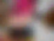 Volevi vedermi diventare pazza e cattiva e per aggiungere un po' di sorpresa a questo momento, userò l'olio su di me. Voglio che tu mi tocchi, mi stringi e fai l'amore con me. Spogliami, per favore!