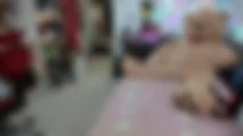 Sfilata di moda sportiva - mi cambio in pantaloni sportivi e ti mostro il mio culo da vicino! Spettacolo privato!