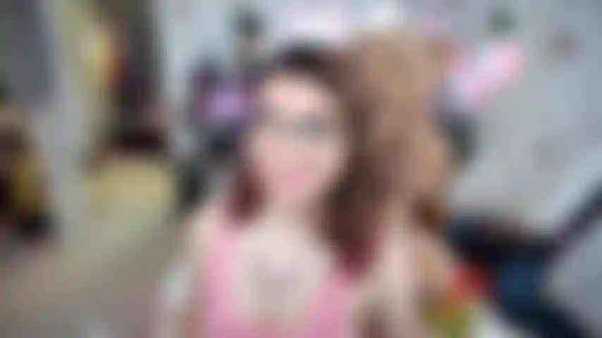 Video personale - questa è la storia 1 franco, ma senza audio, so che adorerai le mie reazioni e il modo in cui arrossisco e divento così timida! Il mio primo tentativo di leggere le tue storie. È disponibile la versione audio.