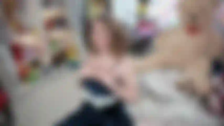 Il miglior gioco di ruolo tra ragazze che vedrai! Oggi ti porterò vicino a me, vicino al mio corpo, alle mie labbra, alla mia figa e ti darò l'orgasmo che meriti!