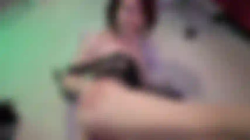 La più recente e ravvicinata del tempo anale 4k! Mostrerò il mio culo molto vicino mentre lo scopo con il mio dildo di vetro preferito! Tutto quello che devi fare è goderti questo buco stretto e venirci dentro!