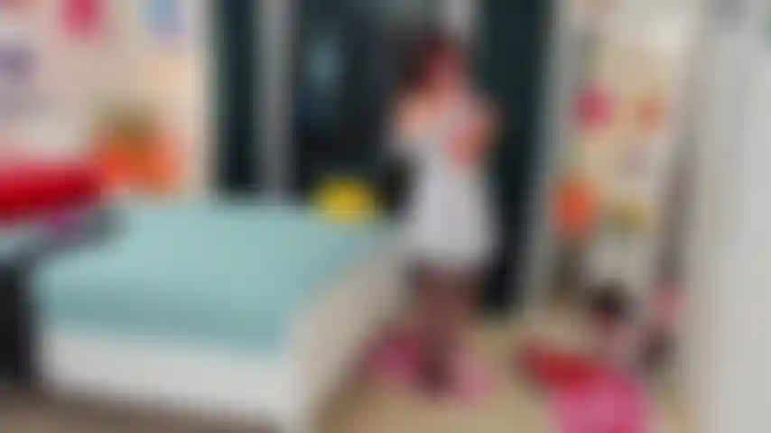 Ho un appuntamento romantico con te che si trasforma in un momento vanigliato! Lasciati stuzzicare con il mio corpo, con le mie bellissime calze autoreggenti e alla fine utilizzerai un sacco di giocattoli per farmi venire!