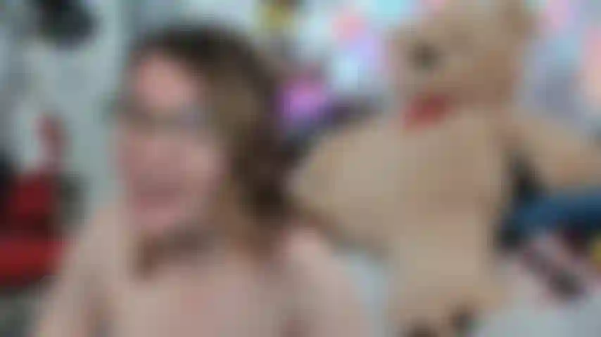 Parte 2 - posa stravagante che cavalca la tua faccia e il tuo cazzo e parla sporco con te! Non mi aspetto niente di meno che un grande orgasmo e una lingua sporca nella mia figa! Sessione privata - nome joshua!