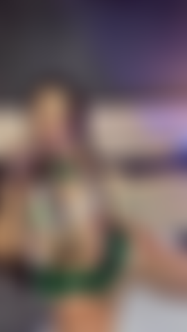 Lasciami succhiarti il ​​cazzo per favore.