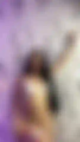 Dal corpo sodo e magro.