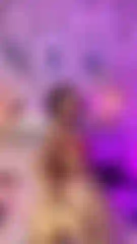 Sono così grande e sculacciabile.