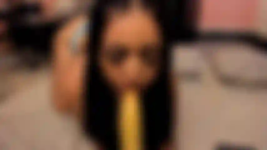 Delizioso gioco anale con le dita !!