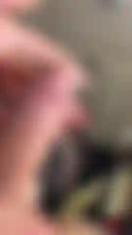 Jerkin'off my cock with precum
Je branle ma queue qui mouille
