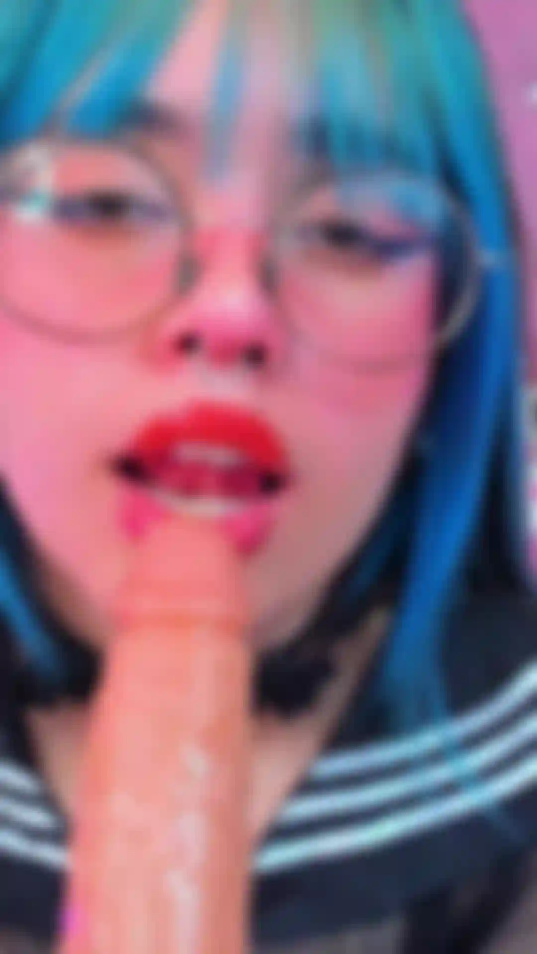 Il tuo sguardo mi spoglia.