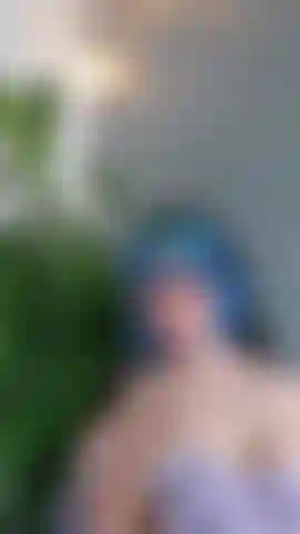 Le mie tette sono più belle con il tuo cazzo in mezzo.