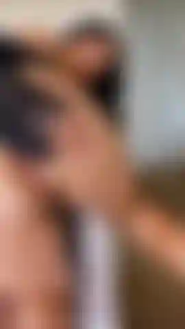 Vero orgasmo + dildo con colpo di clitoride pulsante in primo piano.