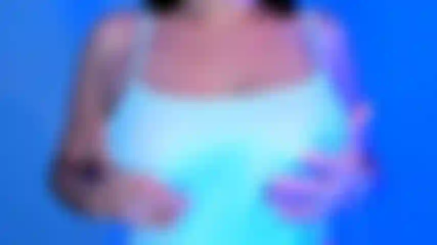 Ti faccio venire con le mie grandi tette.