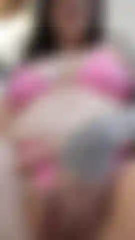 Gioco con la figa da vicino con chiacchiere sporche e faccia!