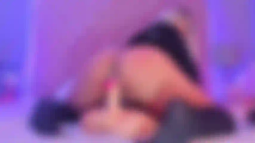 Cavalco un grosso dildo mentre gemo sporco, ragazza pawg.