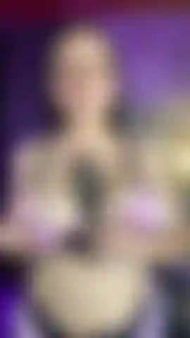 Un grosso cazzo nero tra i miei seni.