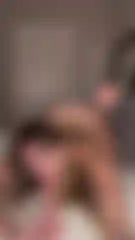 Ho una visuale perfetta del mio grosso culo mentre ti succhio il cazzo.