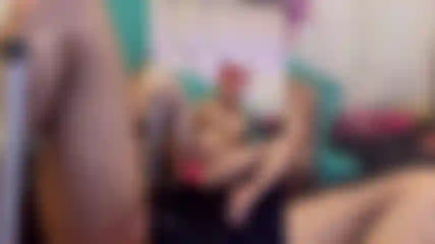 Vengo scopata dalla macchina del sesso in modo davvero duro e profondo.