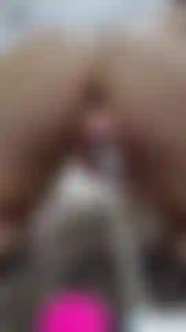 La mia figa e il mio culo non reggono alla tensione di una doppia penetrazione che ti farà impazzire.