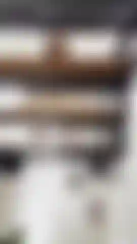 Mi masturbazione sulle scale.