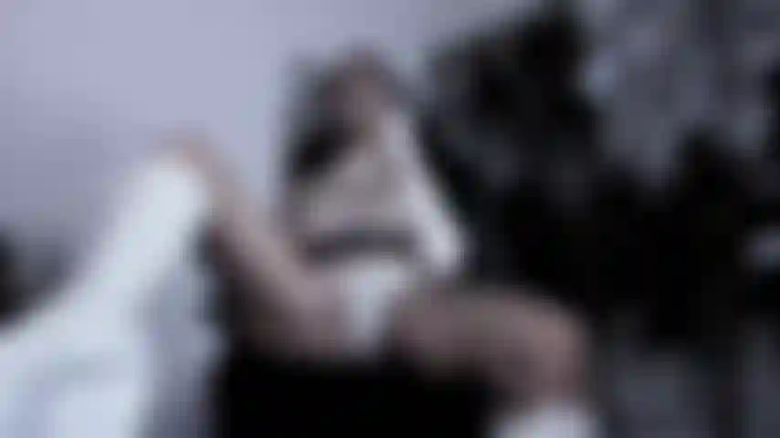 Masturbati mentre mi guardi fumare e adorarmi.