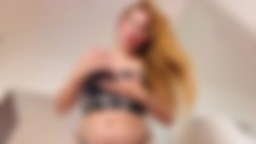 Ogni volta che mi tocco penso alla tua lingua che scende lentamente... Finché non ne posso più.