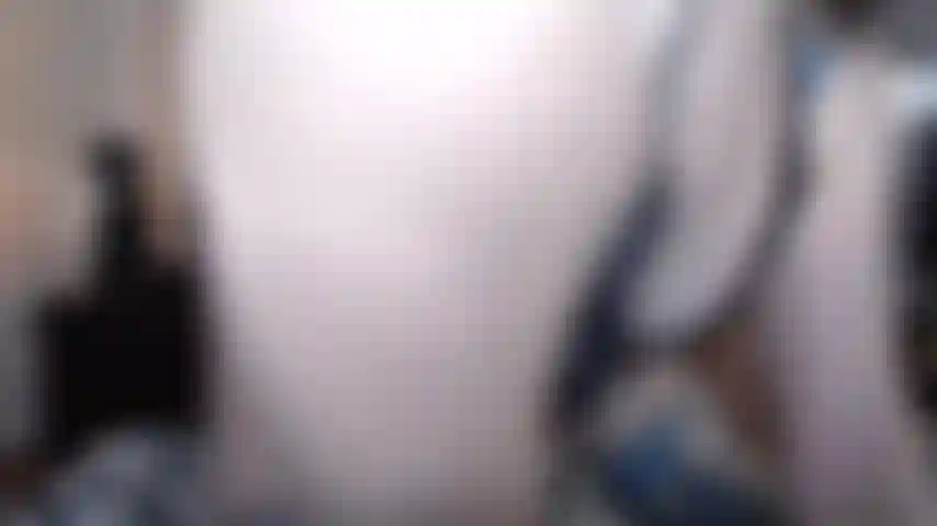 Un grosso culo che rimbalza su un cazzo alto a letto fino allo sperma duro!