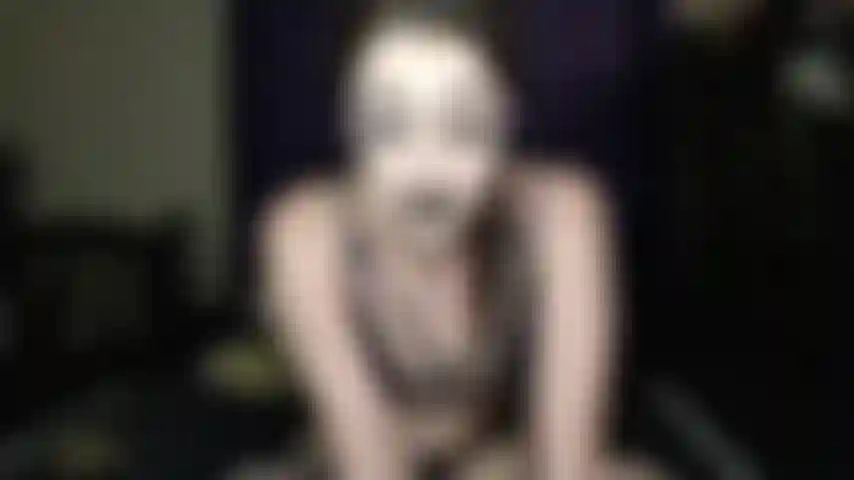 La fidanzata gotica tradisce e poi la rottura ti scopa.