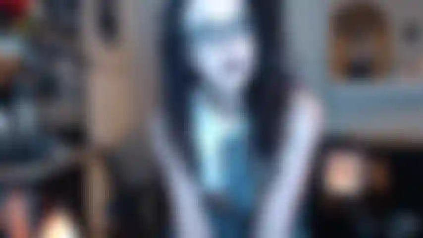 Una scolaretta cattiva seduce il bbc del preside.