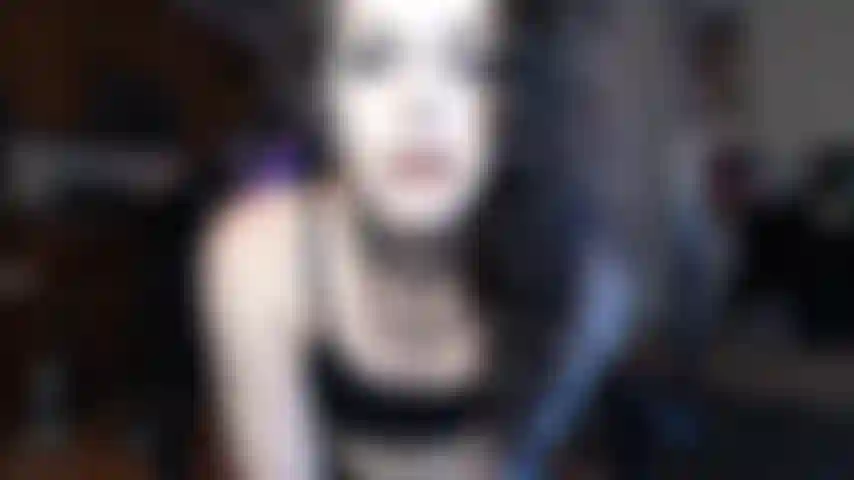 Dom usa la tua bocca per il suo piacere.