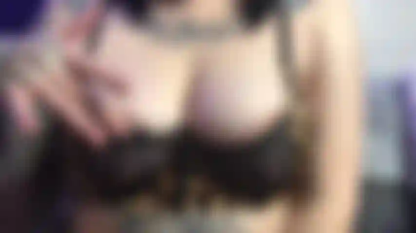 Sei dipendente dalle mie tette da dea.