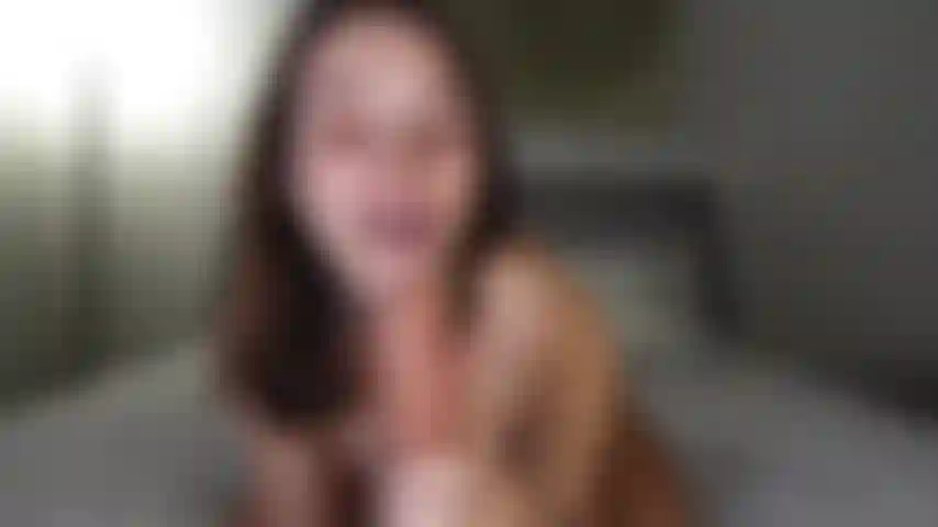 Incinta che cavalca un dildo.