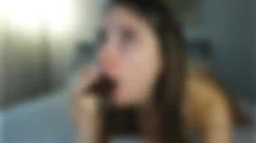 Una gola profonda sciatta e un orgasmo incinta.