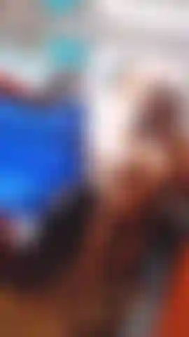 Pelle color caramello.