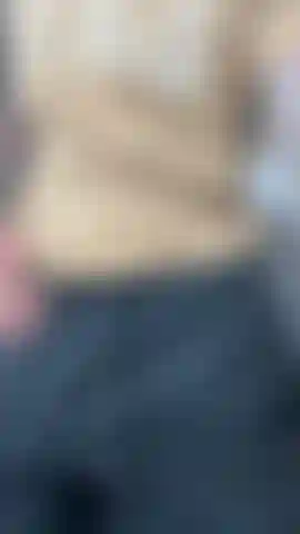 Cazzo così duro che sembra un fermaporta 😂.