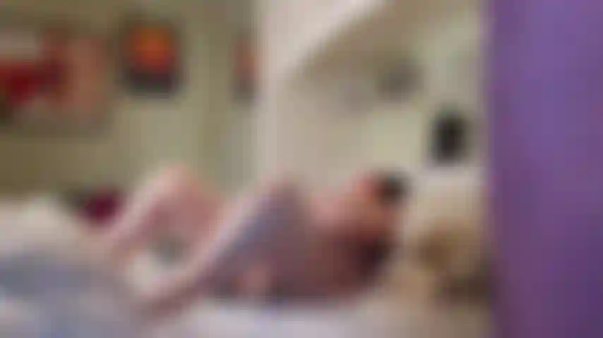 Voyeur che si masturba con la telecamera spia e lavavetri.