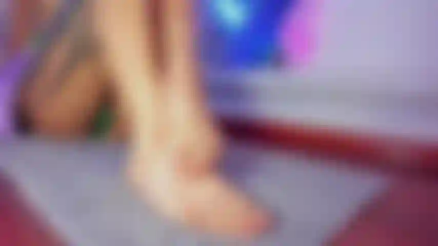 Massaggiami i piedi.